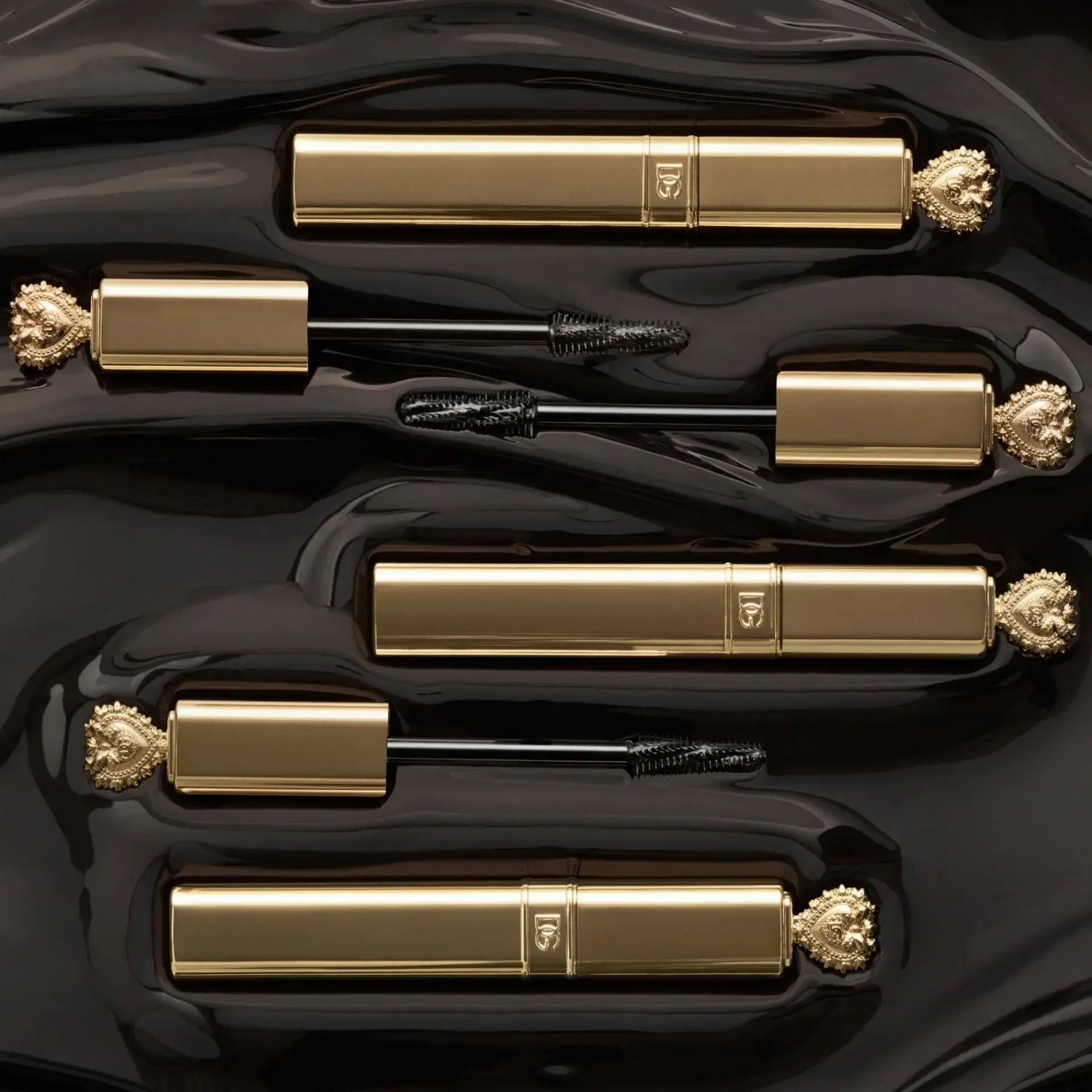 Dolce u0026 Gabbana Silmämeikit<Dolce & Gabbana Everfull XL 36H Extreme Volume & Lift Mascara 8 ml