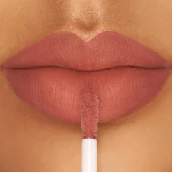 Dolce u0026 Gabbana Huulimeikit<Dolce & Gabbana Everkiss Soft Matte Liquid Lipstick huulipuna 5 ml