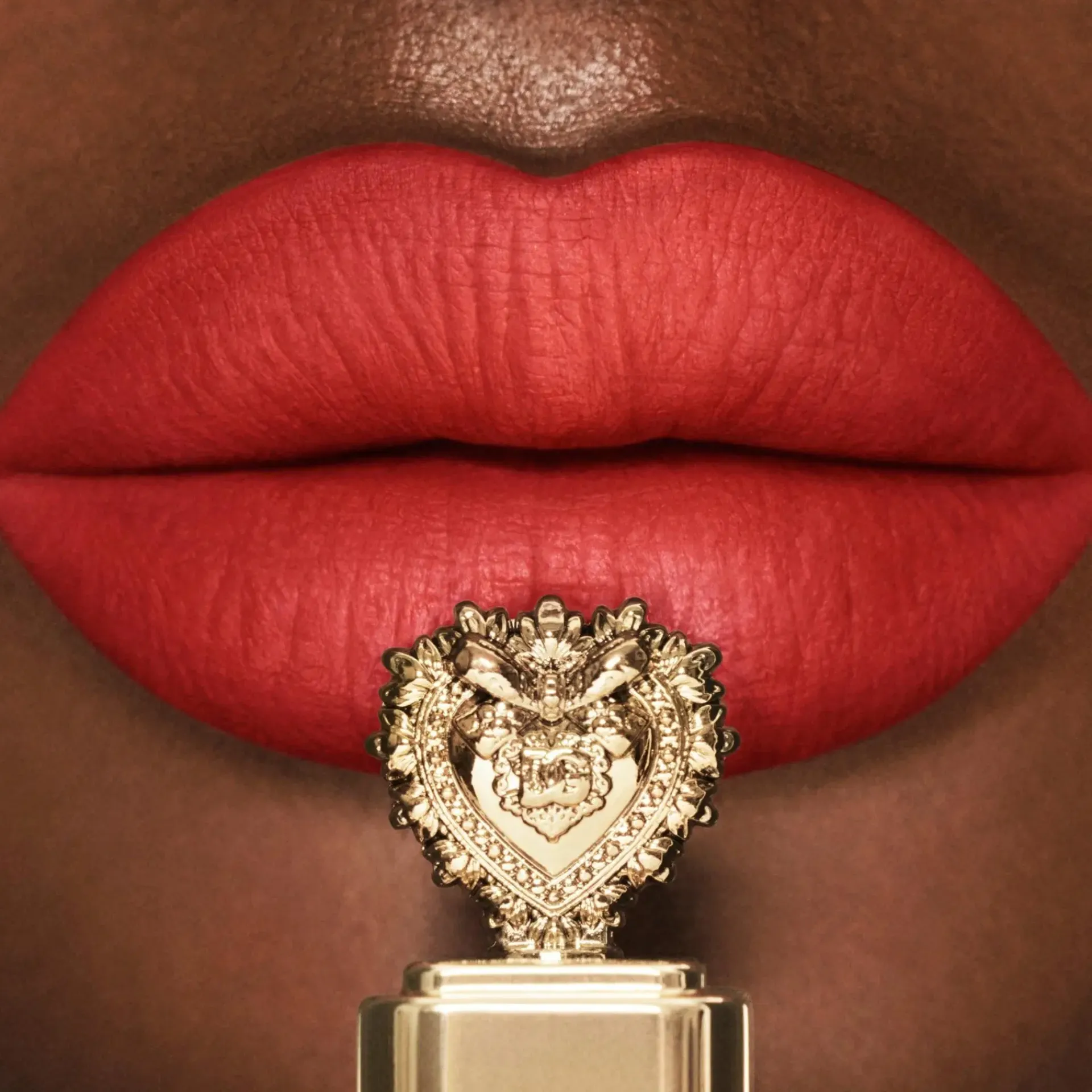 Dolce u0026 Gabbana Huulimeikit<Dolce & Gabbana Everkiss Soft Matte Liquid Lipstick huulipuna 5 ml
