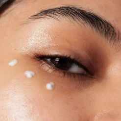 e.l.f. Kasvojenhoito<e.l.f cosmetics SKIN Holy Hydration! Eye Cream silmänympärysvoide 14 g