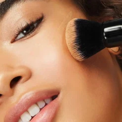 e.l.f. Meikkisiveltimet Ja -Välineet<cosmetics Ultimate Blending Brush meikkivoidesivellin