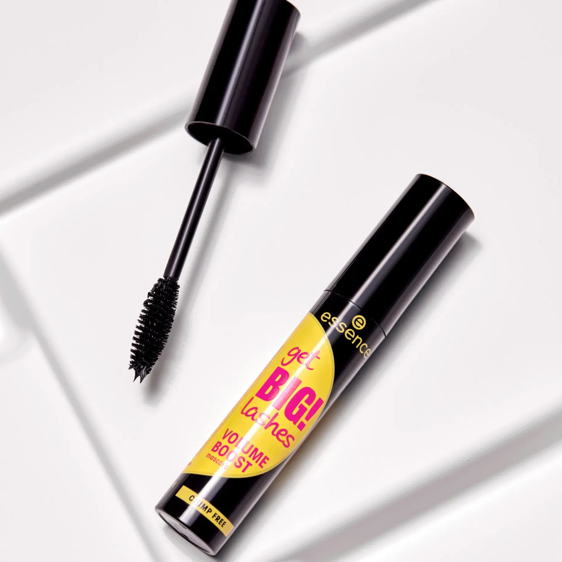Essence Silmämeikit<get BIG! lashes VOLUME BOOST mascara 12 ml