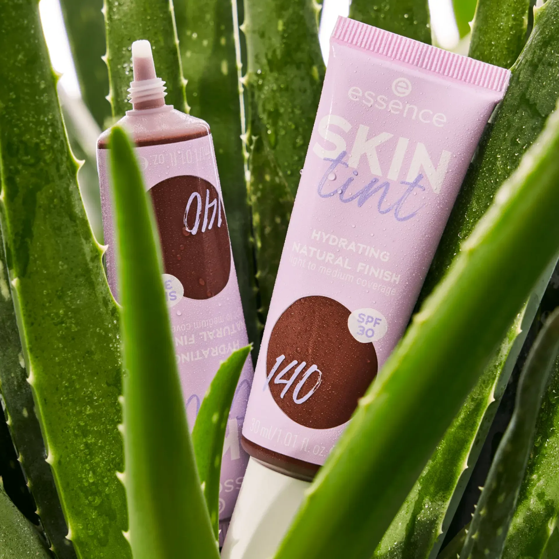 Essence Kasvomeikit<SKIN tint sävytetty voide 30 ml