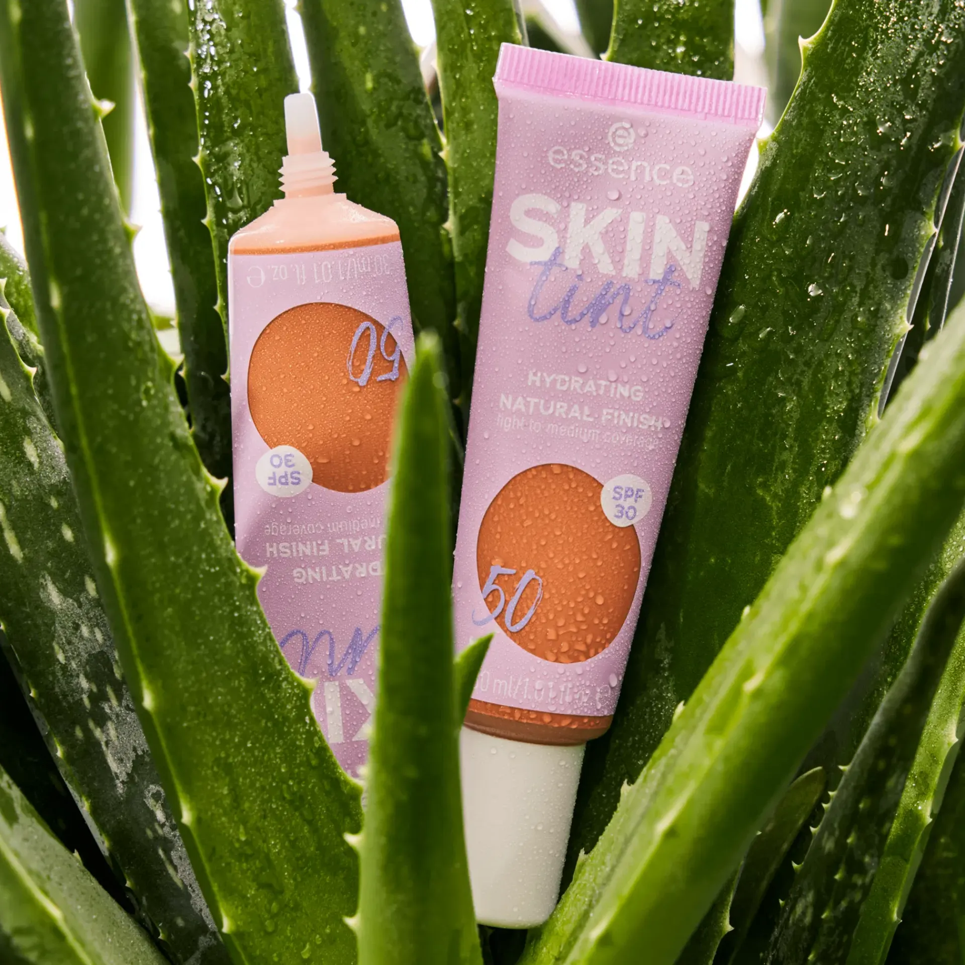 Essence Kasvomeikit<SKIN tint sävytetty voide 30 ml