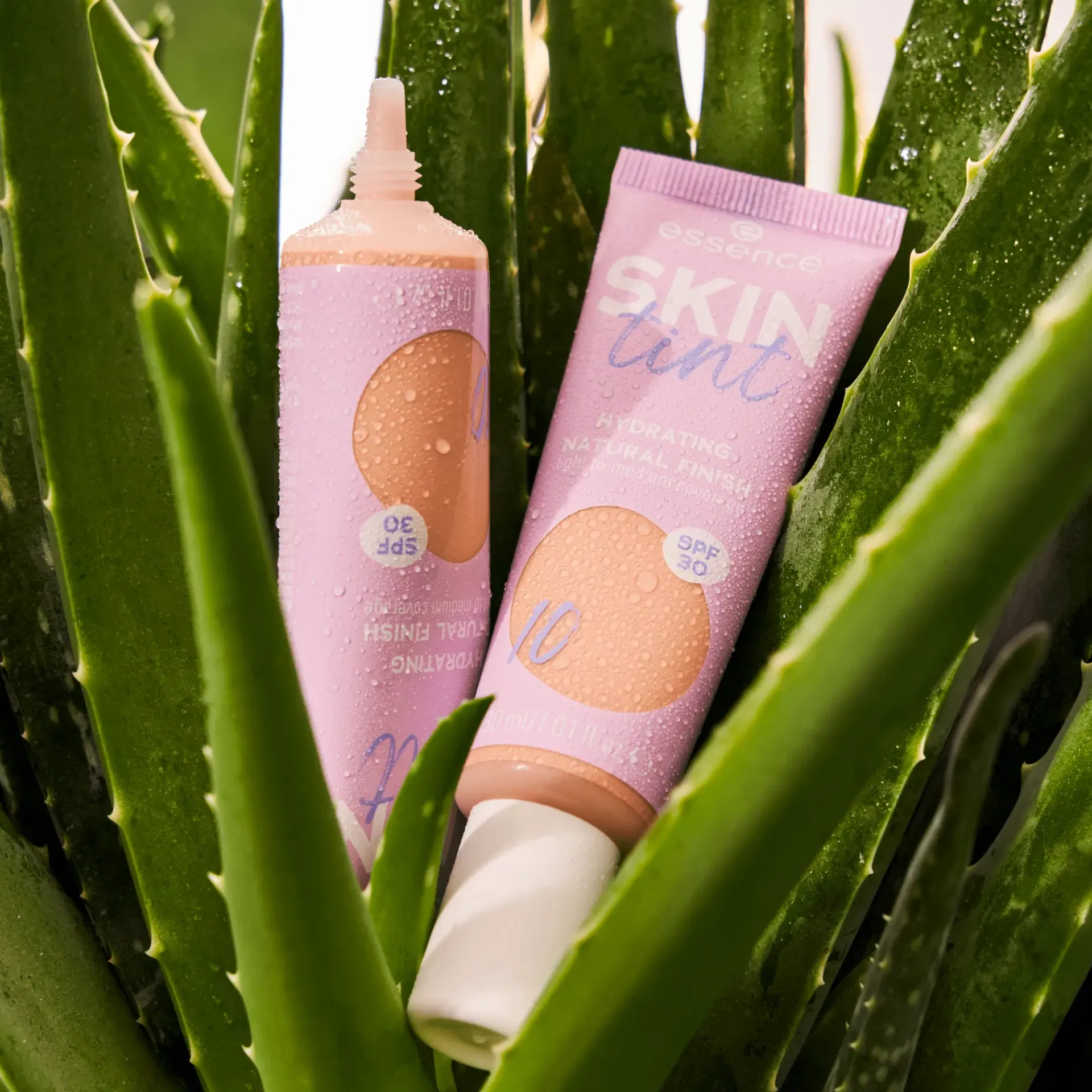 Essence Kasvomeikit<SKIN tint sävytetty voide 30 ml