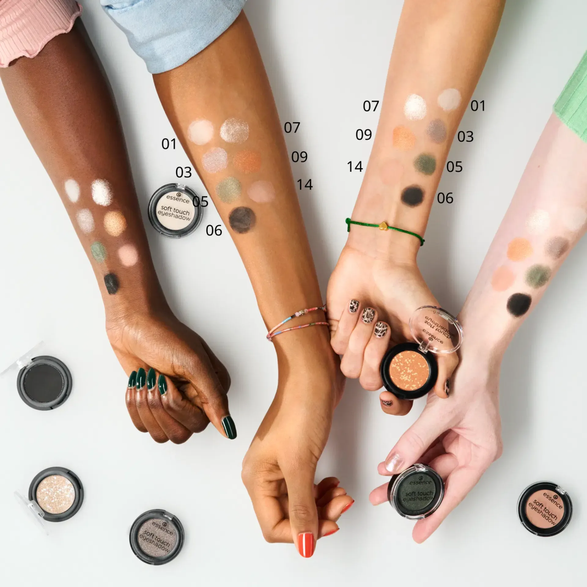 Essence Silmämeikit<soft touch eyeshadow luomiväri 2 g