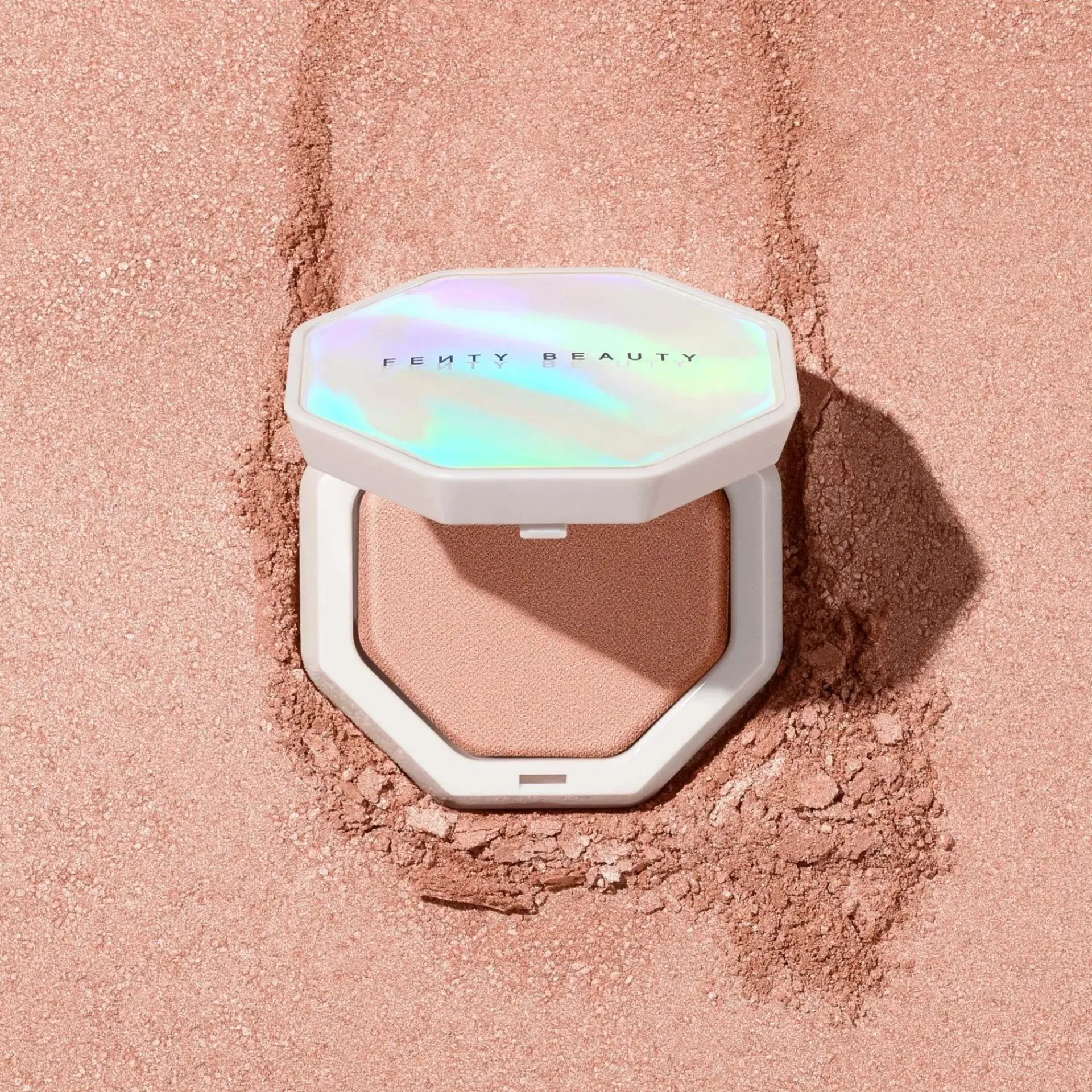 Fenty Beauty Kasvomeikit<Demi'Glow Light-Diffusing Highlighter korostuspuuteri 3,5 g