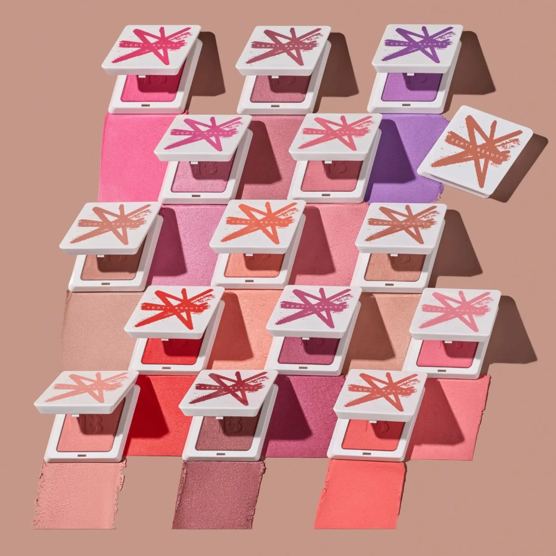 Fenty Beauty Kasvomeikit<Fenty Cheeks Suede Powder Blush poskipuna 4 g