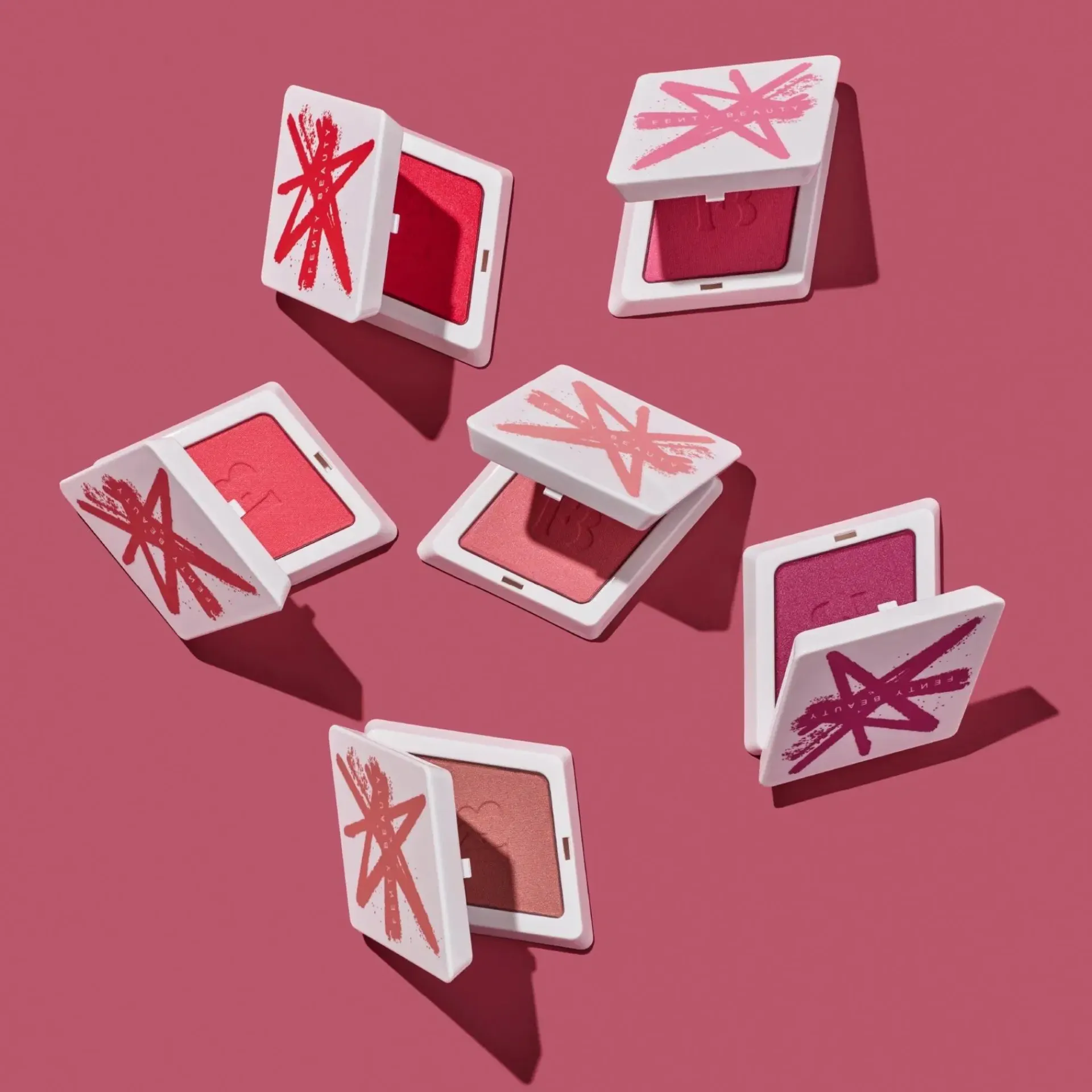 Fenty Beauty Kasvomeikit<Fenty Cheeks Suede Powder Blush poskipuna 4 g