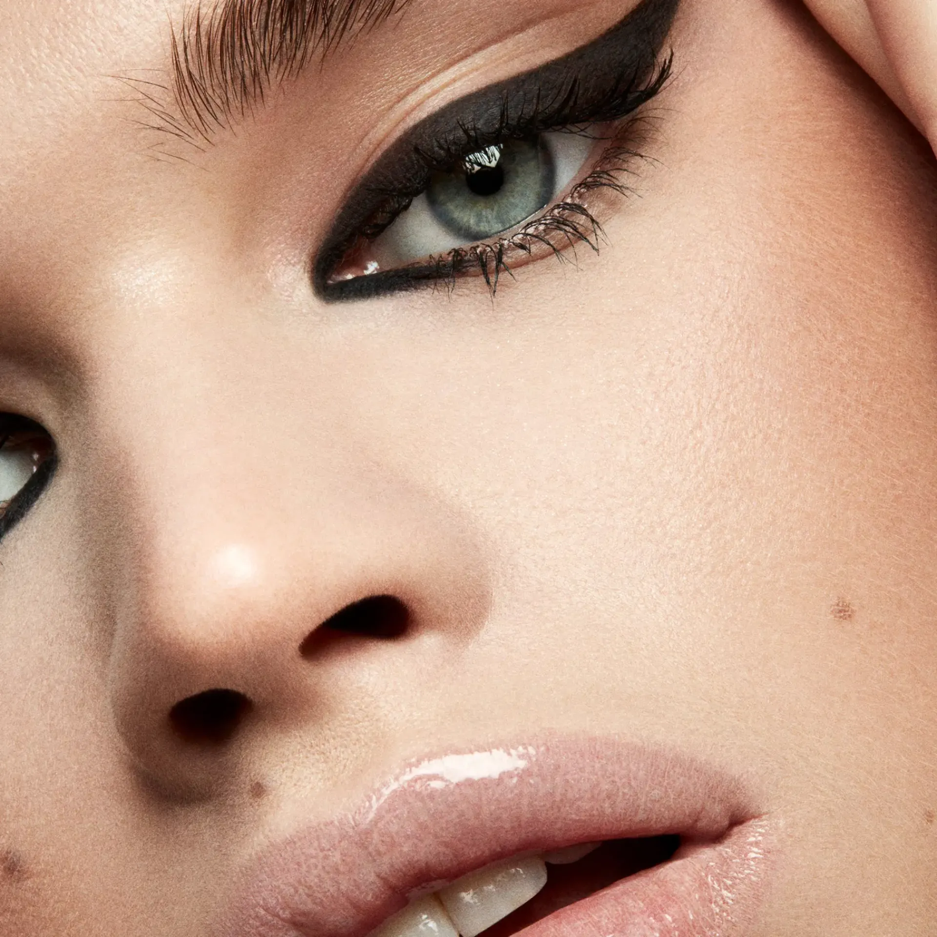 Fenty Beauty Silmämeikit<Flypencil Longwear Pencil Eyeliner pitkäkestoinen silmänrajausväri 3 g