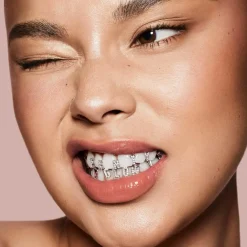 Fenty Beauty Huulimeikit<Gloss Bomb Stick kiiltohuulipuna 3,7 g