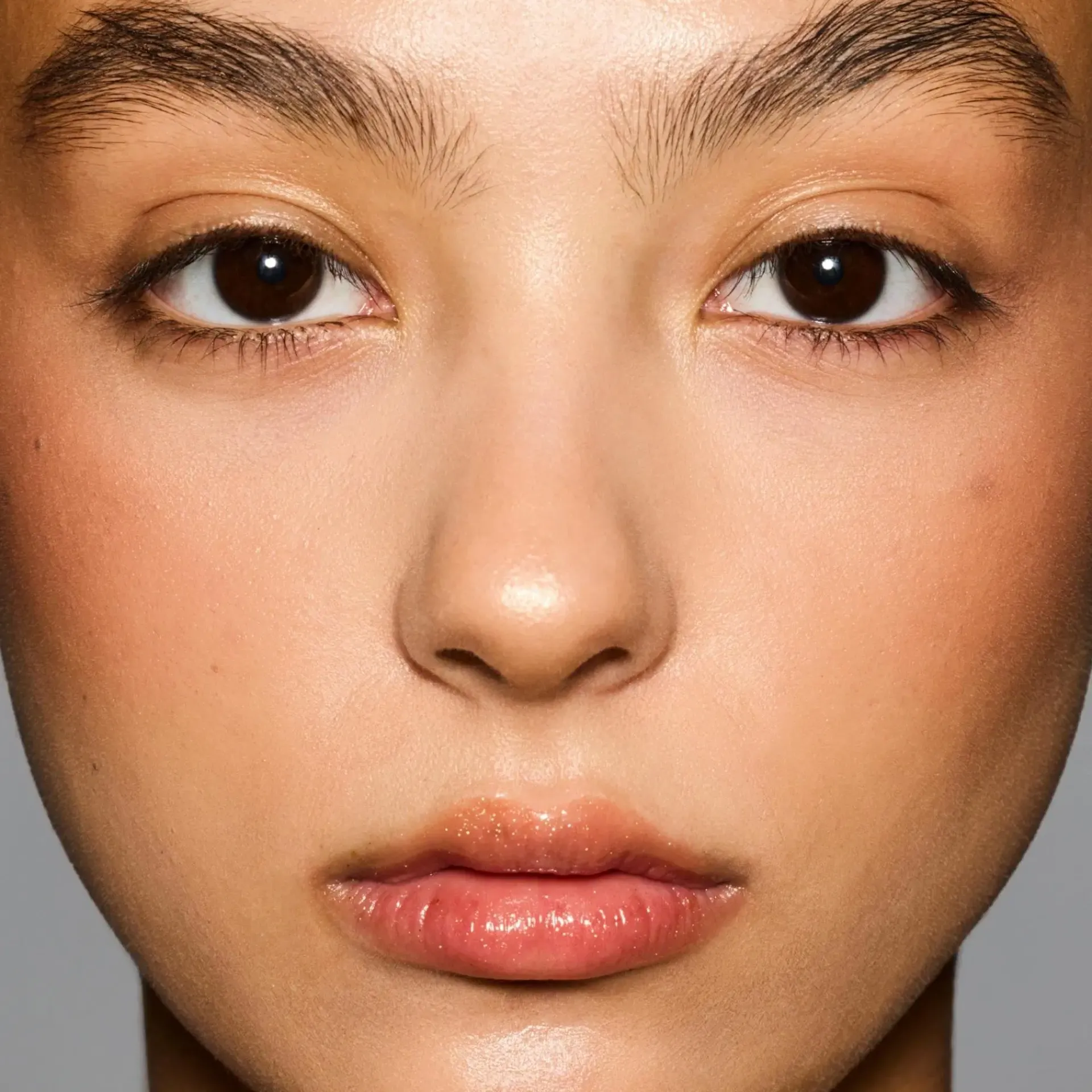 Fenty Beauty Silmämeikit<Hella Thicc Volumizing Mascara Brown 10 ml