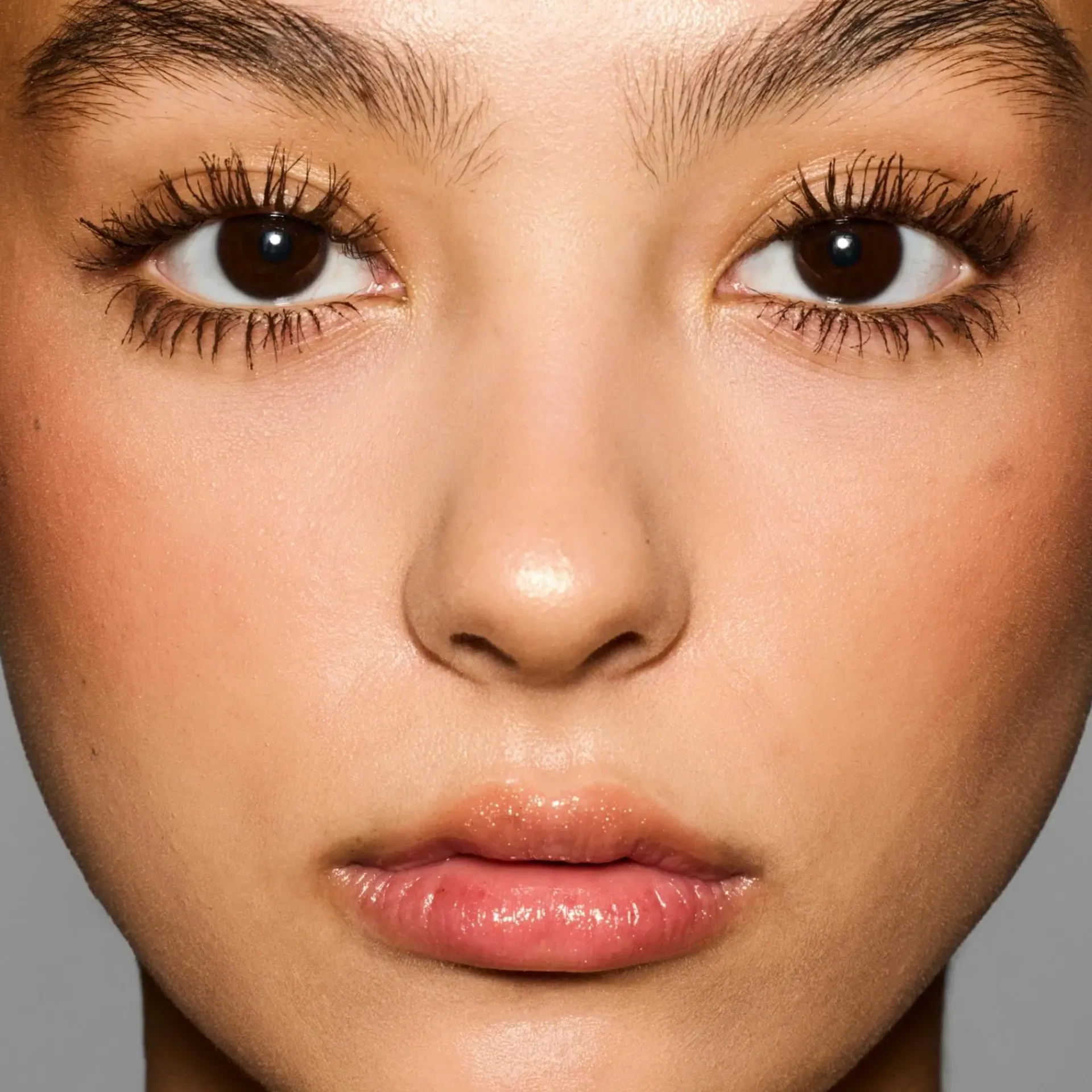 Fenty Beauty Silmämeikit<Hella Thicc Volumizing Mascara Brown 10 ml