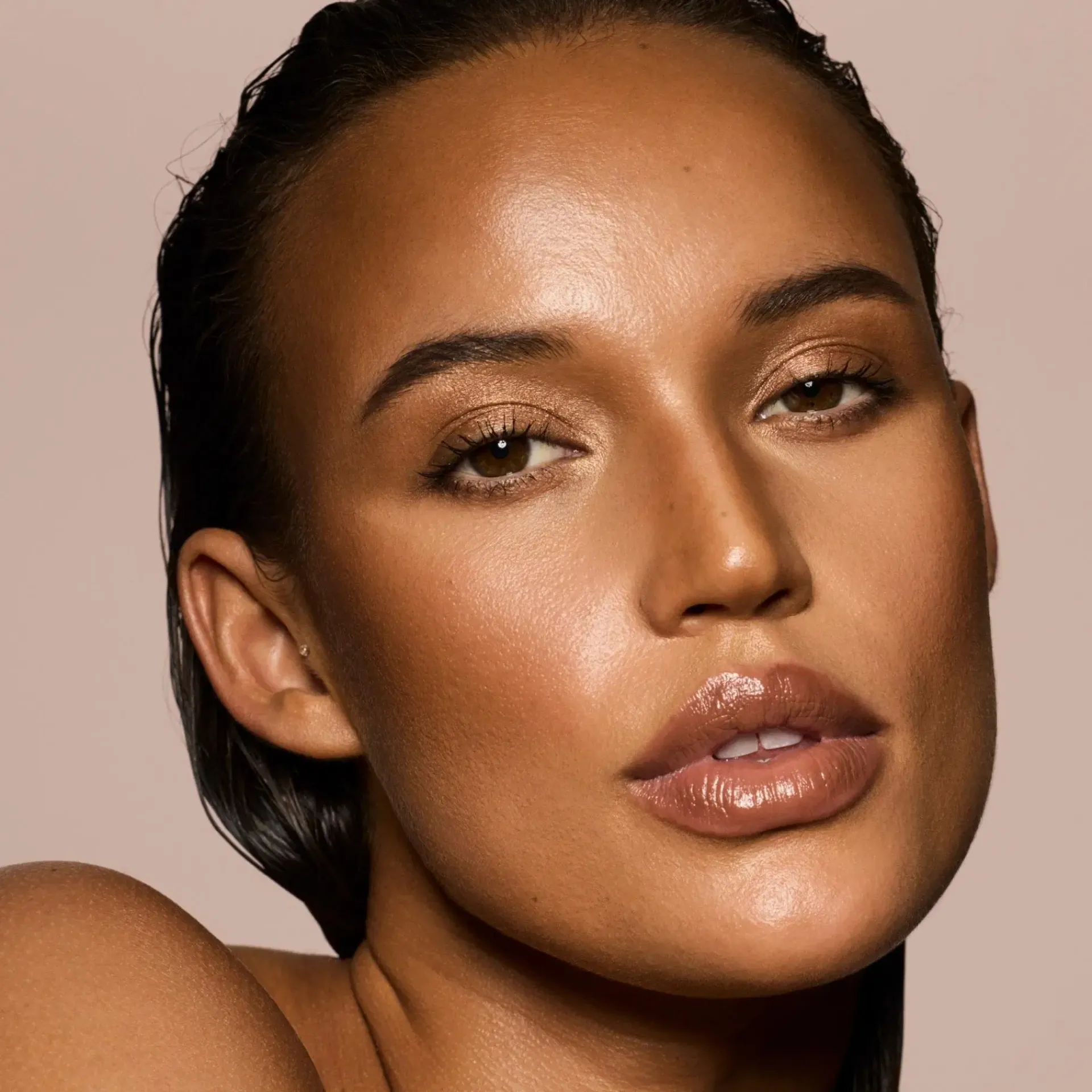 Fenty Beauty Kasvomeikit<Sun Stalk`r Instant Warmth Bronzer aurinkopuuteri 6,23 g