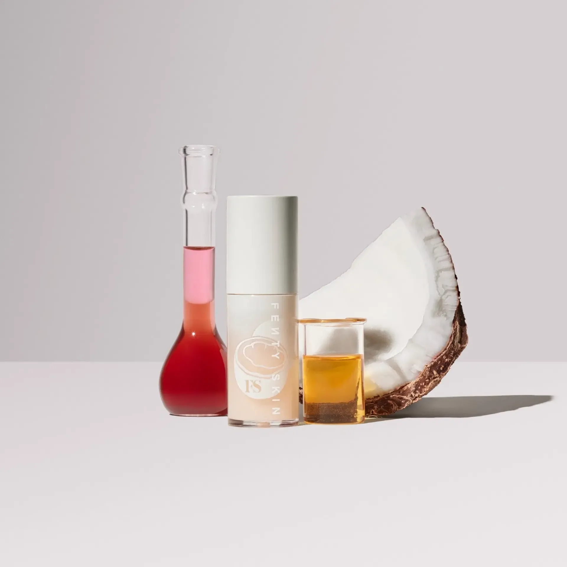 Fenty Skin Kasvojenhoito<Treatz Hydrating+Strengthening Lip Oil huuliöljy 5,6 ml