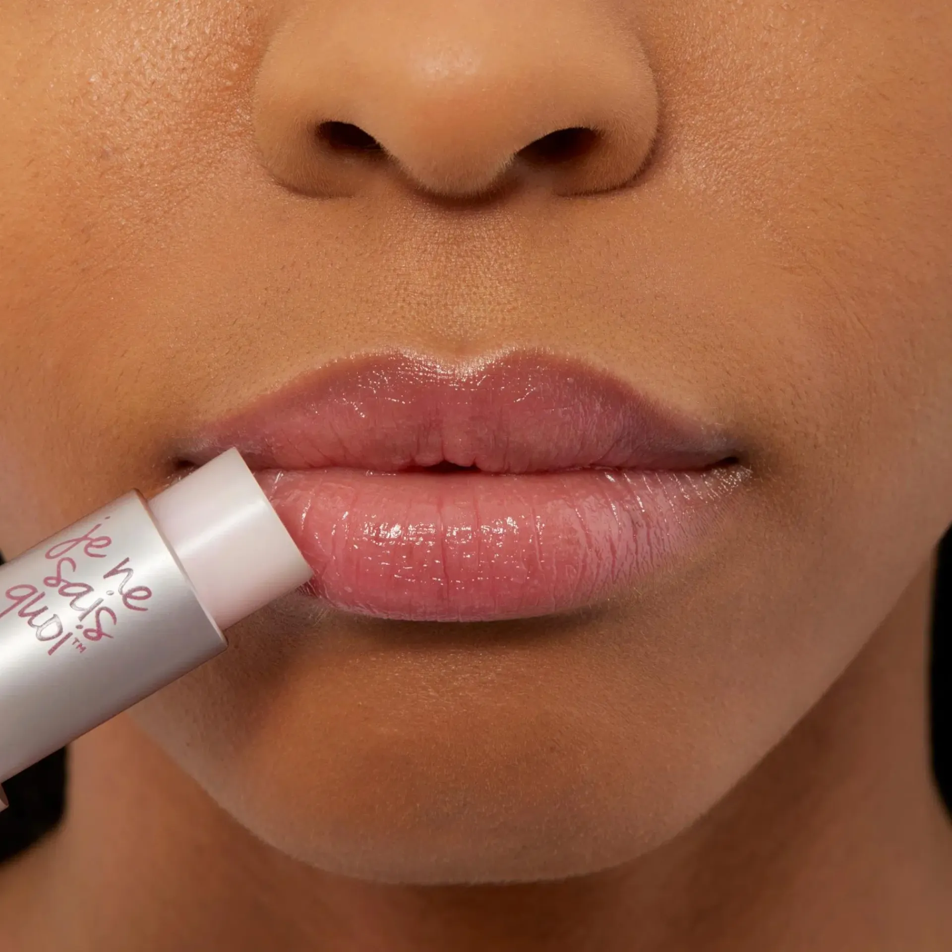 IT Cosmetics Huulimeikit|Kasvojenhoito<Je Ne Sais Quoi™ Hydrating Color Awakening Lip Treatment huulivoide 3,4 g