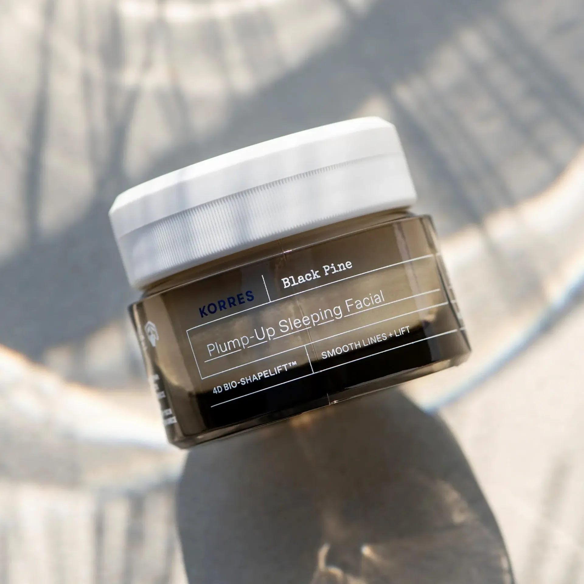 Korres Kasvojenhoito<Black Pine 4D Bio-ShapeLift™ Plump-up Sleeping Facial hoitonaamio 40 ml