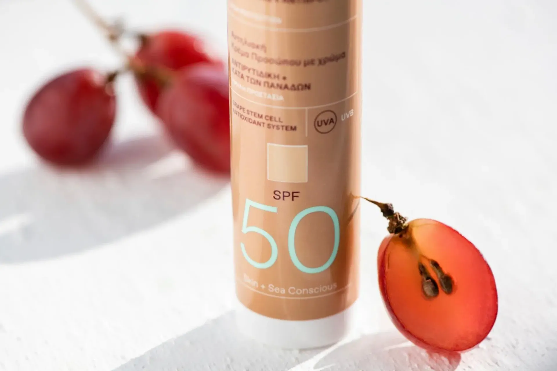 Korres Aurinkotuotteet<Red Grape Tinted SPF50 sävyttävä aurinkosuoja 50 ml