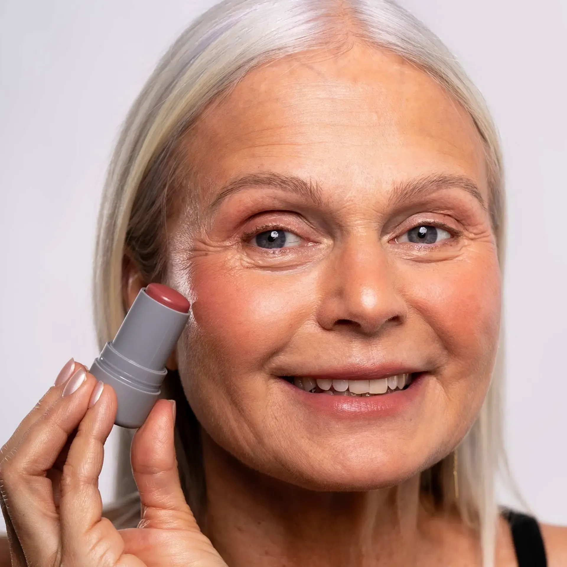 LH Cosmetics Kasvomeikit<Artistick -poskipuna 5,8 g