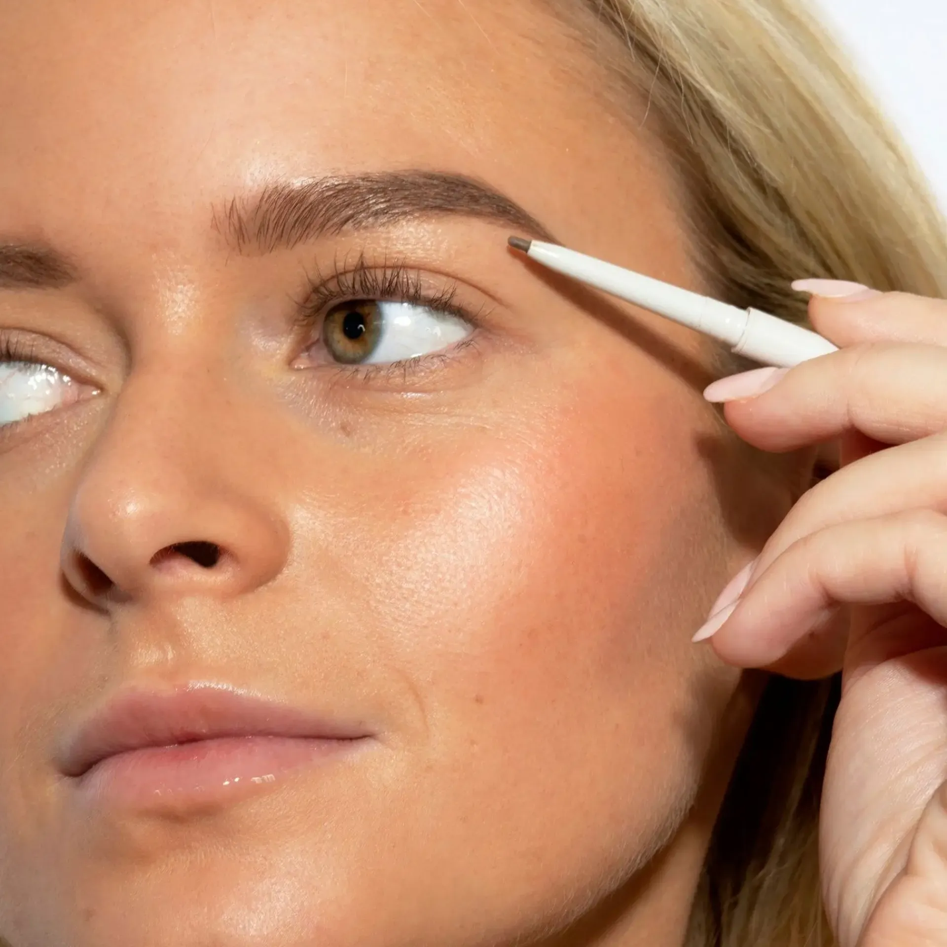 LH Cosmetics Silmämeikit<Infinity Brow Pen -kulmakynä 0,07 g