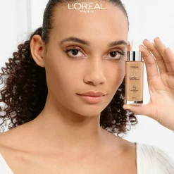 L'Oréal Paris Kasvomeikit<True Match Nude Plumping Tinted Serum Tan6-7 meikkivoide 30ml