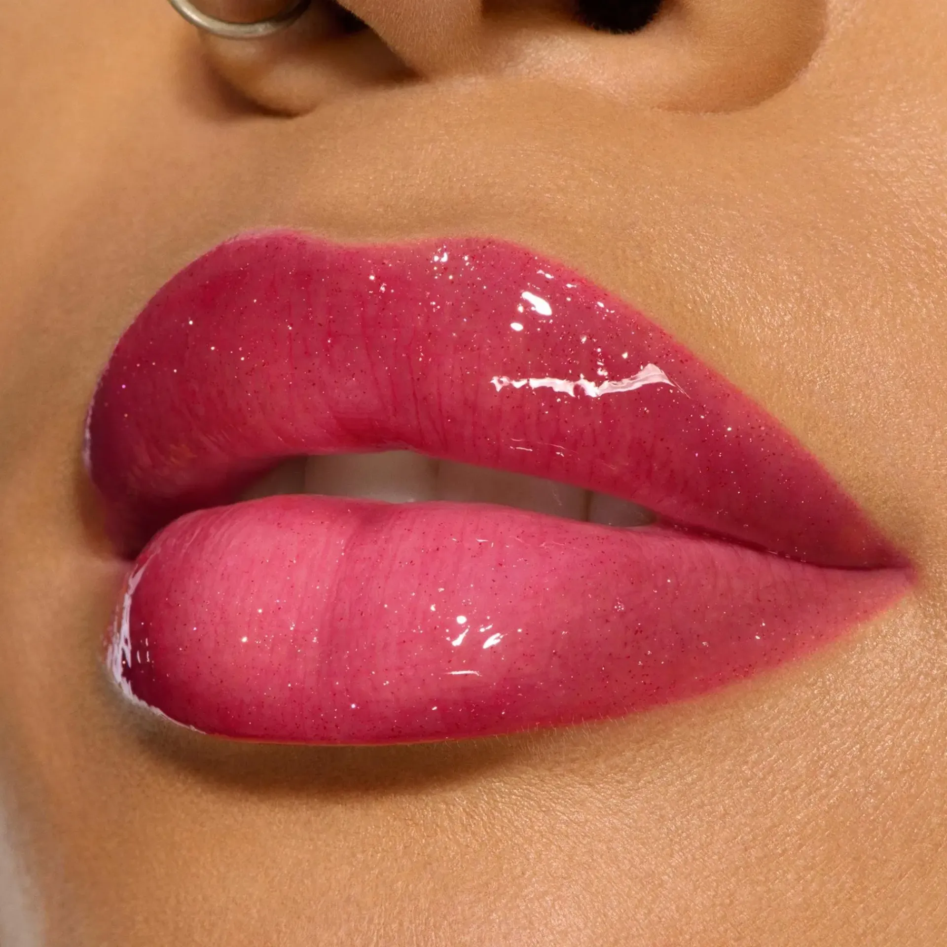 Mac Cosmetics Huulimeikit<Viva Glam Lipglass Air Non-Sticky Gloss -huulikiilto 5 ml