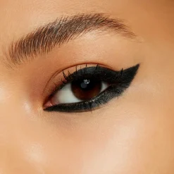 Mac Cosmetics Silmämeikit<MAC Kohl Power Eye Pencil silmänrajauskynä 1,5 g