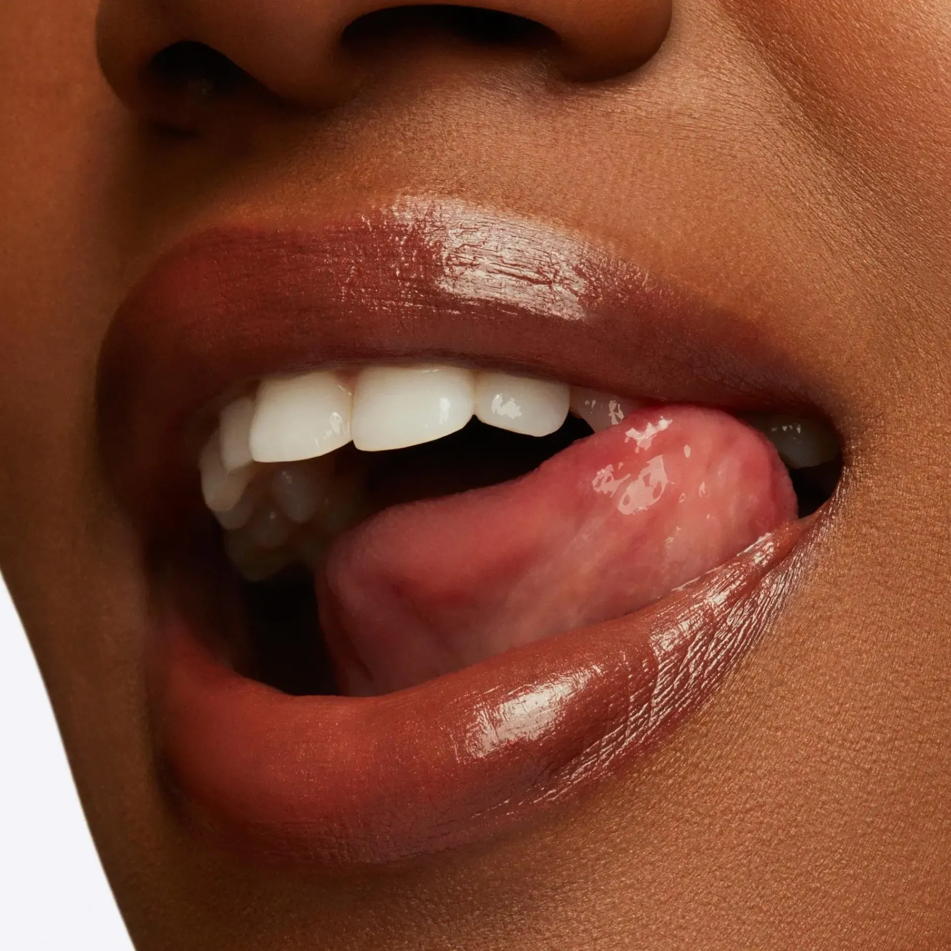 Mac Cosmetics Huulimeikit<MAC Lustreglass Lipstick huulipuna 3 g