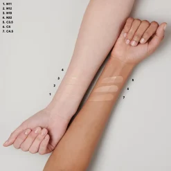Mac Cosmetics Kasvomeikit<MAC Studio Radiance Serum-Powered Foundation meikkivoide 30 ml