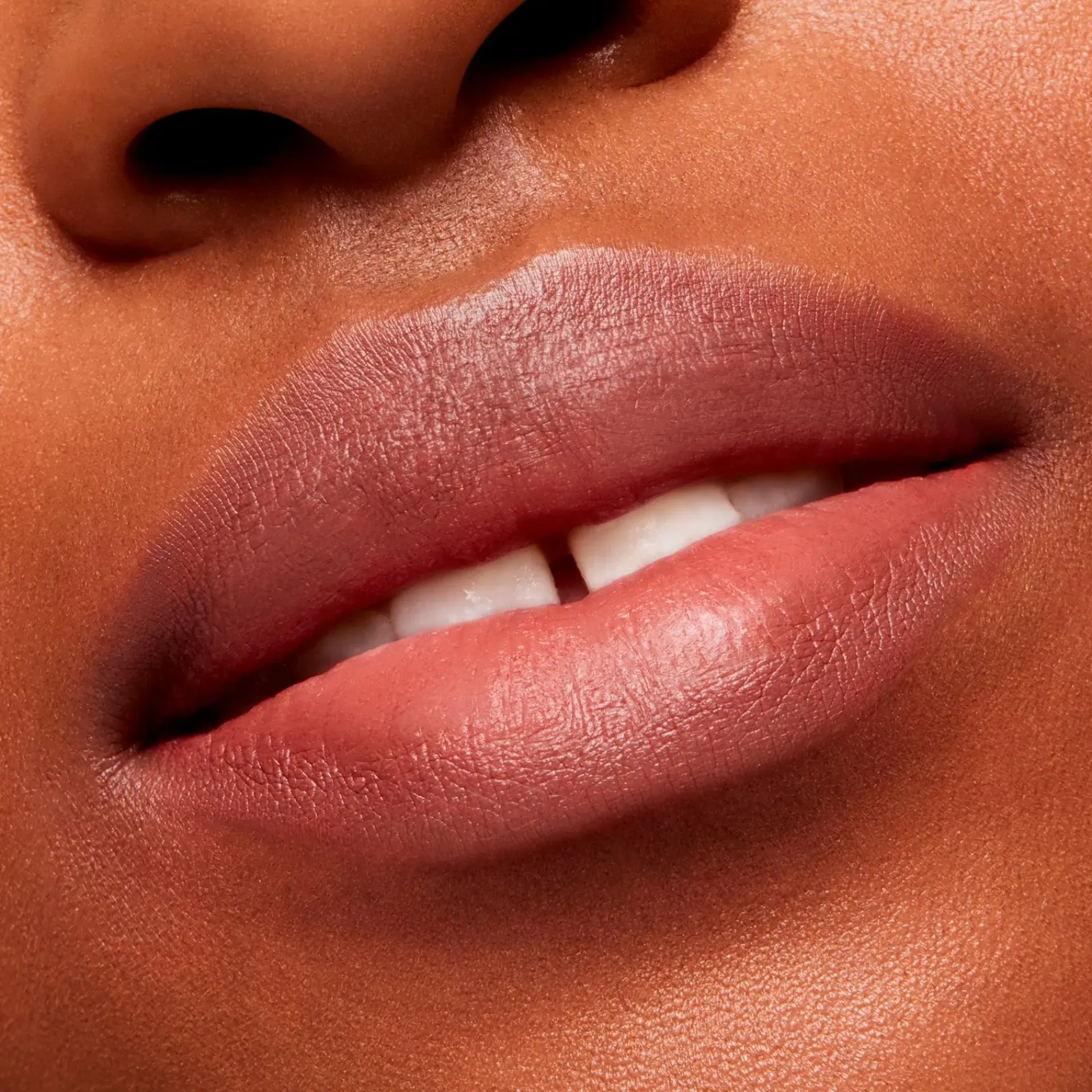 Mac Cosmetics Huulimeikit<MAC Velvet blur lipstick huulipuna 2g