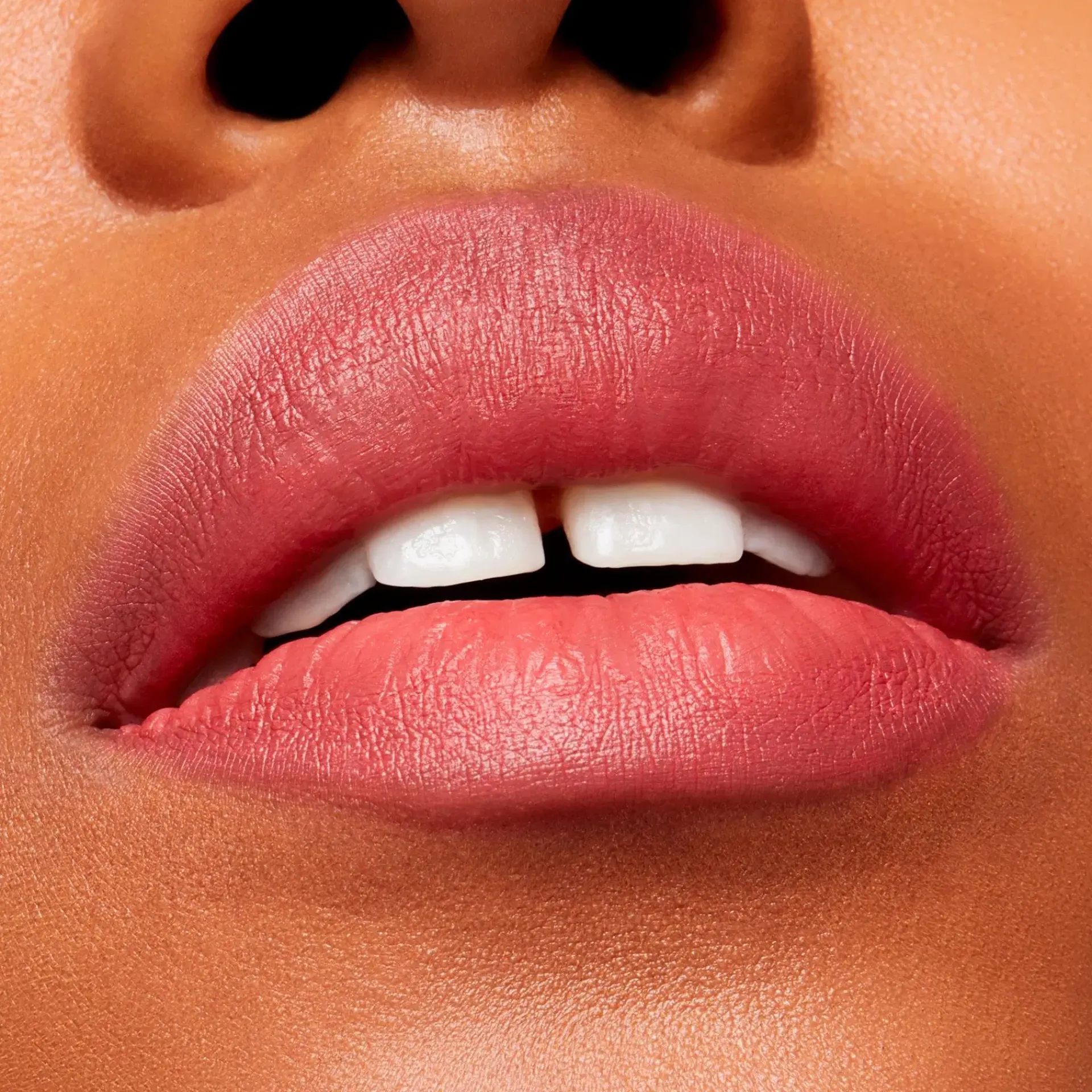 Mac Cosmetics Huulimeikit<MAC Velvet blur lipstick huulipuna 2g