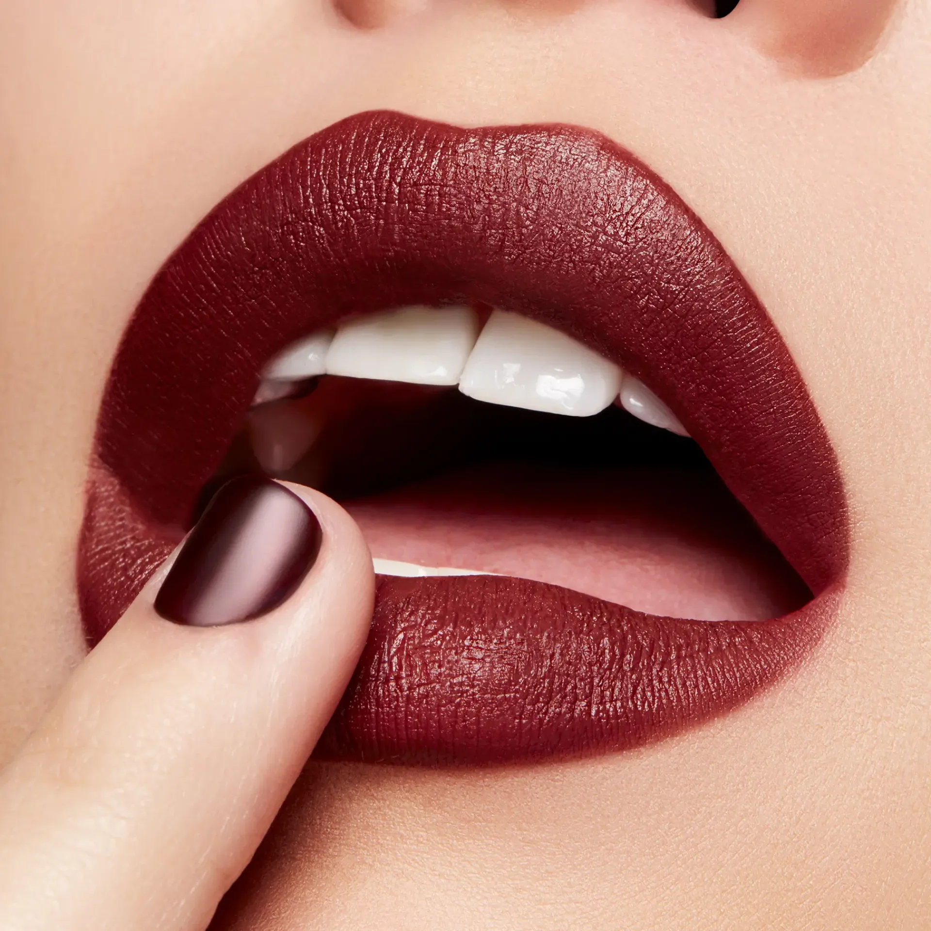 Mac Cosmetics Huulimeikit<MAC Velvet blur lipstick huulipuna 2g