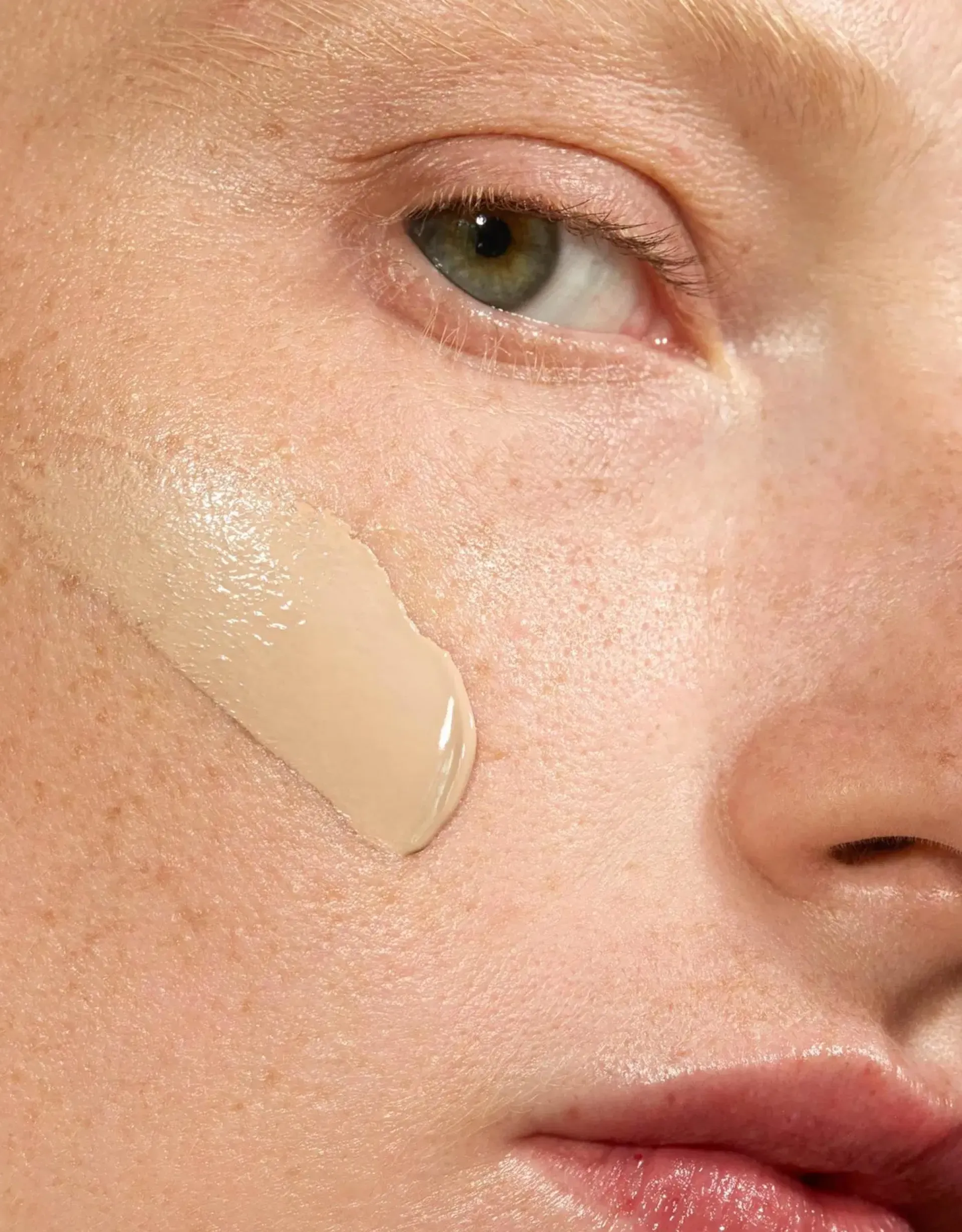 MÁDARA Meikit|Kasvomeikit<Madara Skinonym Semi-Matte Peptide Foundation Peptidimeikkivoide 30 ml