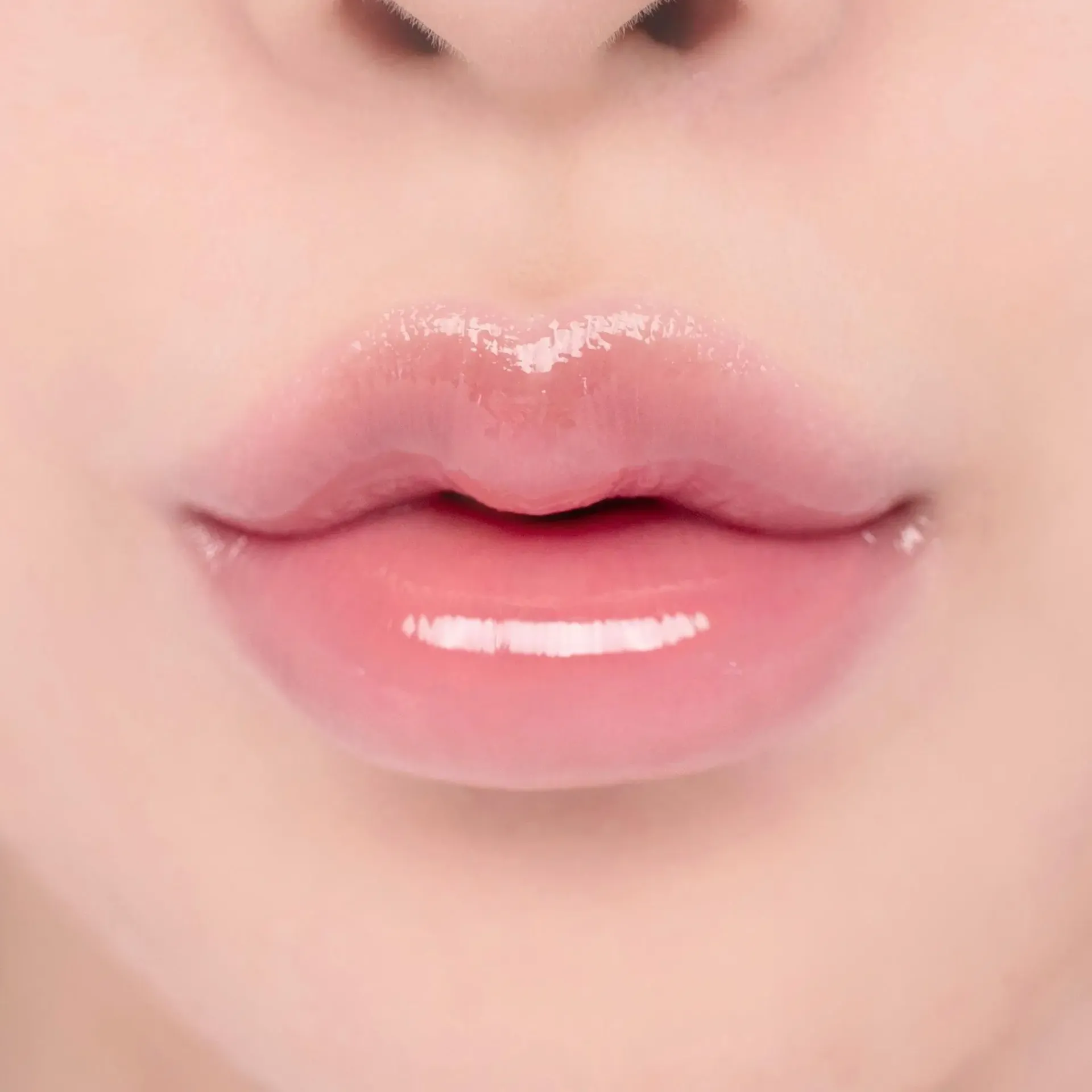 Romu0026nd Huulimeikit<rom&nd GLASTING COLOR GLOSS huulikiilto