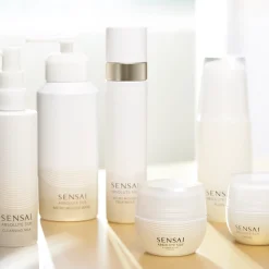 SENSAI J-Beauty|Ihonhoidon Tehoaineet<Absolute Silk Illuminative Cream kasvovoide 40 ml