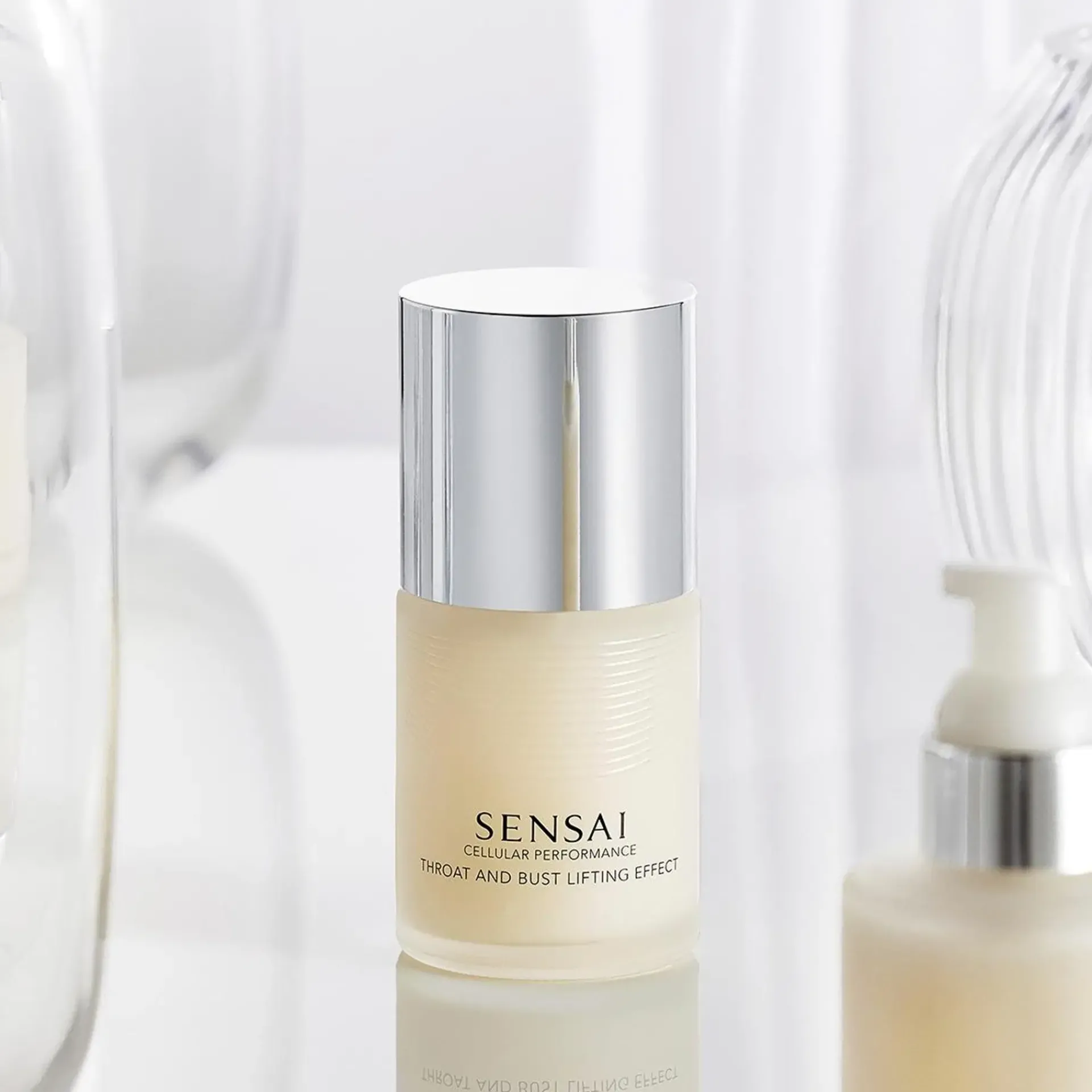 SENSAI J-Beauty|Vartalonhoito<Cellular Performance Throat and Bust Lifting Effect kaula- ja dekolteeseerumi 100 ml