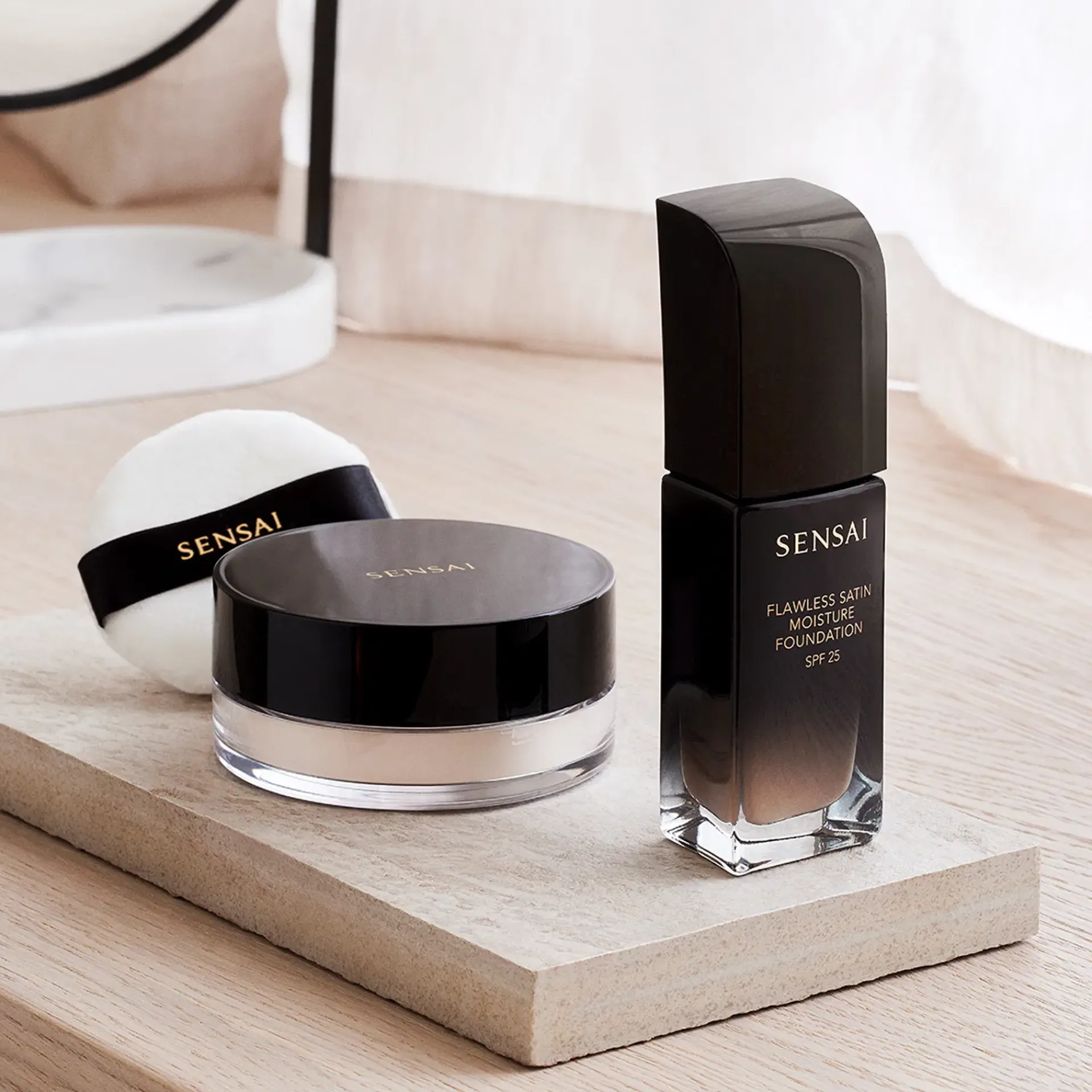 SENSAI J-Beauty|Kasvomeikit<Flawless Satin Moisture Foundation SPF 25 meikkivoide 30 ml