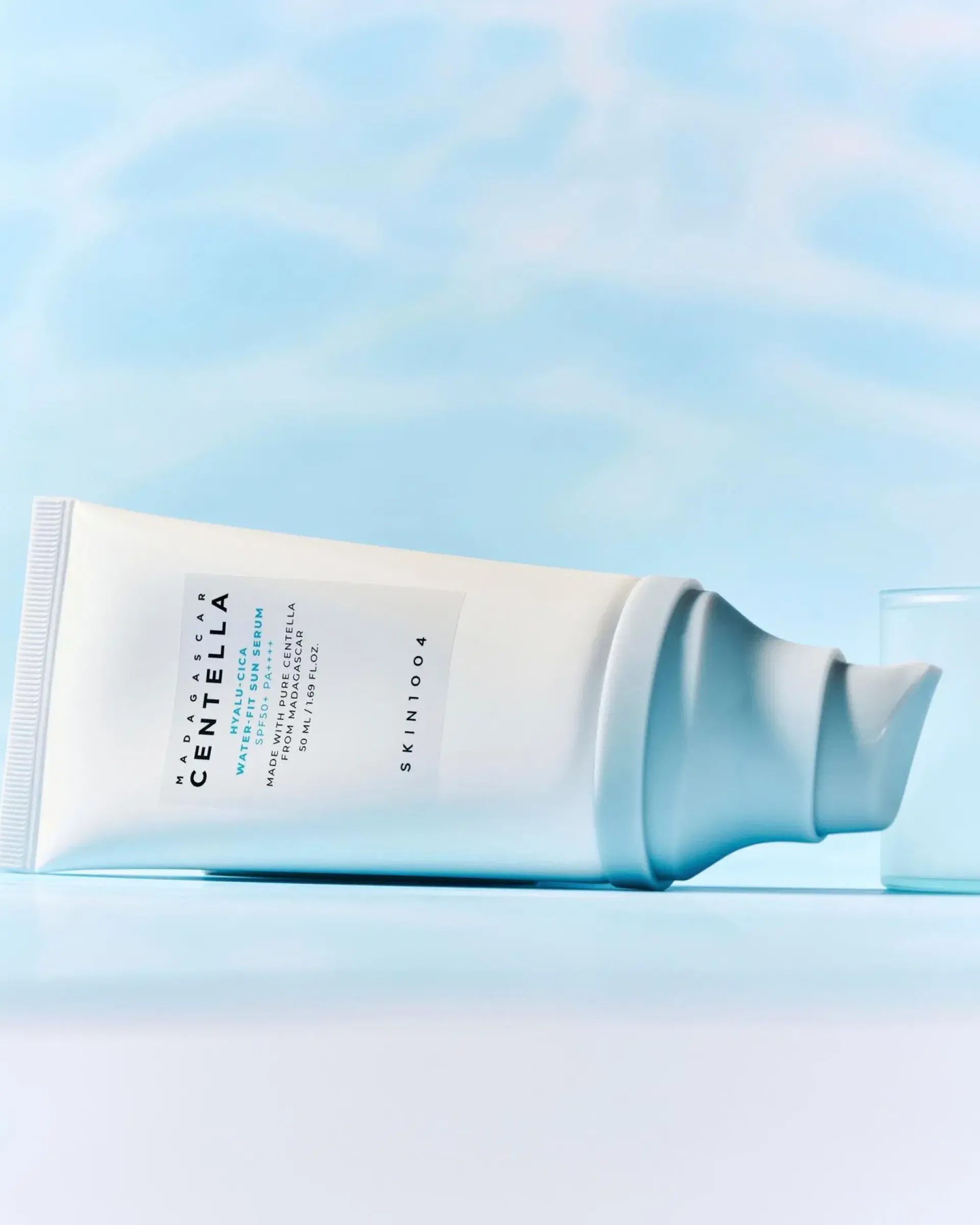 SKIN1004 Aurinkotuotteet<Madagascar Centella Hyalu-Cica Water-Fit Sun Serum SPF50+ aurinkosuojavoide 50 ml