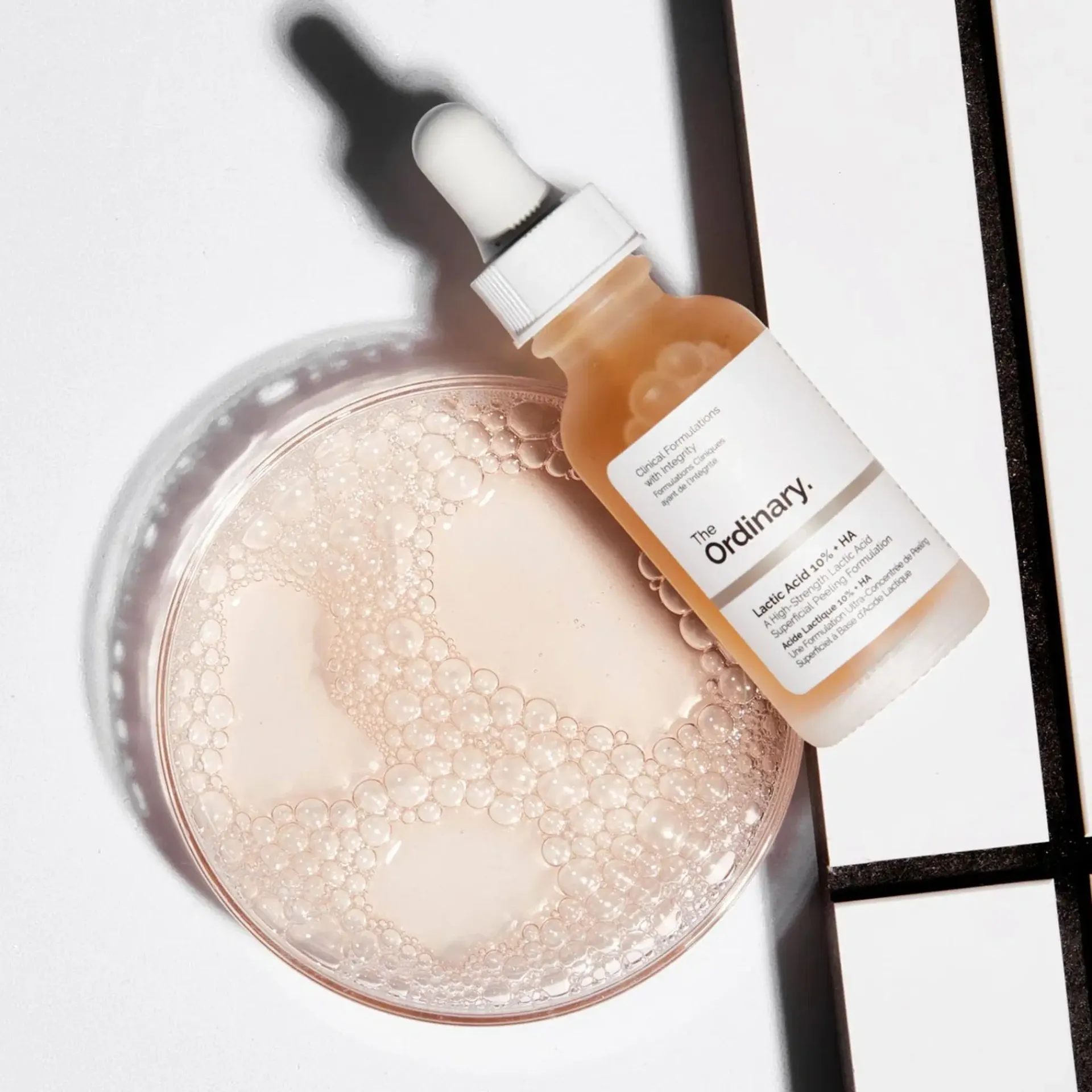 The Ordinary Kasvojenhoito<Lactic Acid 10% + HA 2% maitohappokuorinta 30 ml